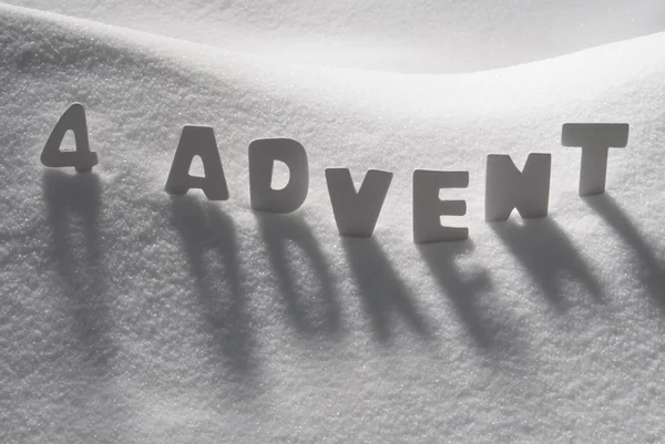 Palabra blanca 4 Adviento significa tiempo de Navidad en la nieve —  Fotos de Stock