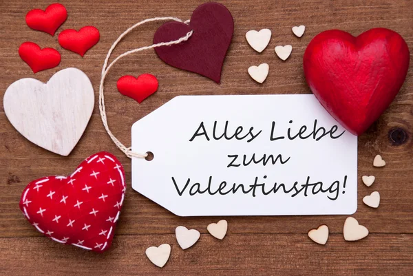 Etichetta con cuori rossi, Valentinstag significa San Valentino — Foto Stock