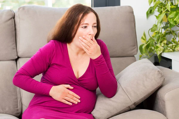 Aufnahme Einer Schwangeren Frau Mit Übelkeit Die Hause Auf Einem — Stockfoto