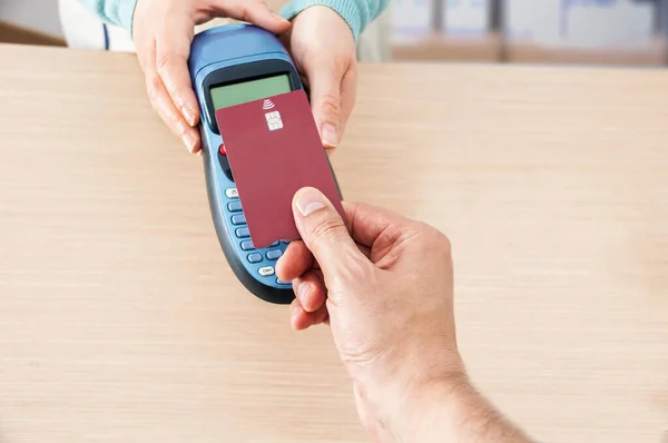 Cropped Shot Unrecognizable Customer Making Payment Store — Stock Photo, Image