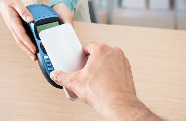 Cropped Shot Customer Paying Smartphone Store — Stock Photo, Image