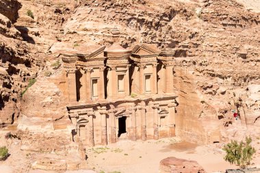 Petra içinde manastır havadan görünümü