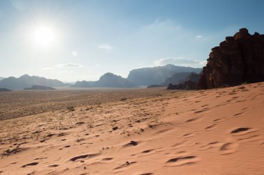 Gün batımı wadi rum dağlarında