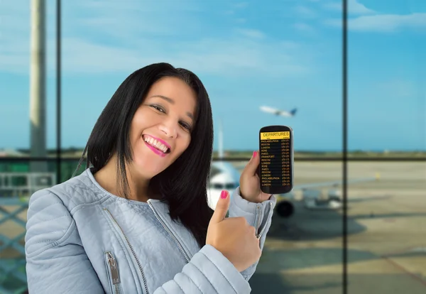 私の電話で私の飛行機の出力 — ストック写真