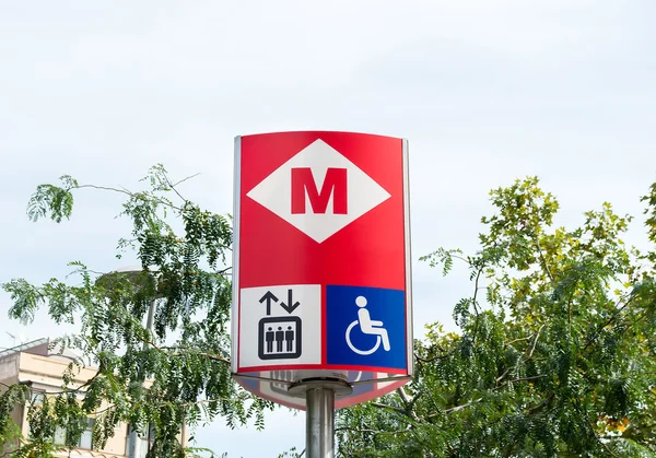 Barcelona underground signpost — Stock Photo, Image