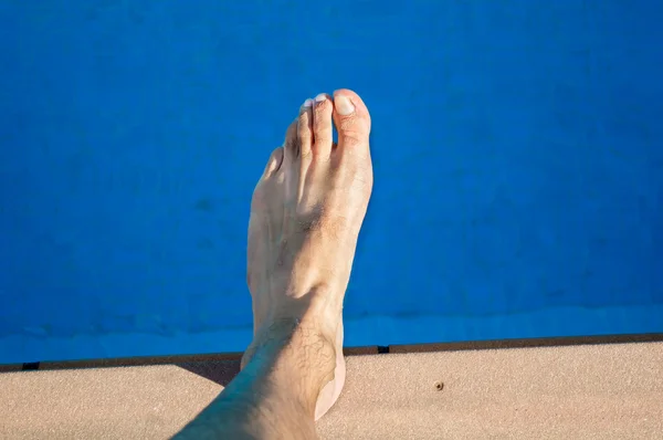 Dia na piscina — Fotografia de Stock