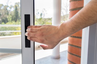 balkon kapısını kapatma 