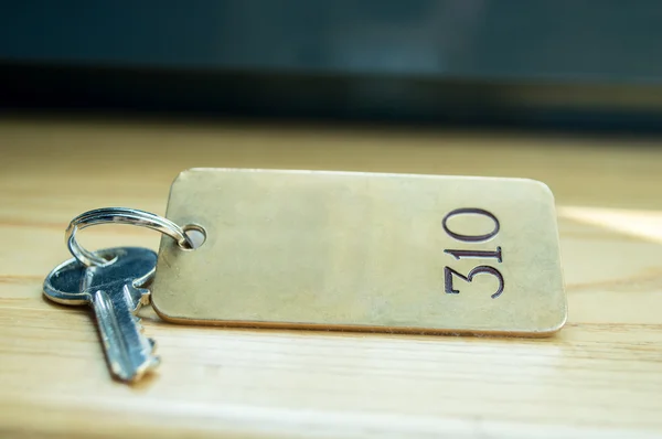 旅馆房间的钥匙 — 图库照片
