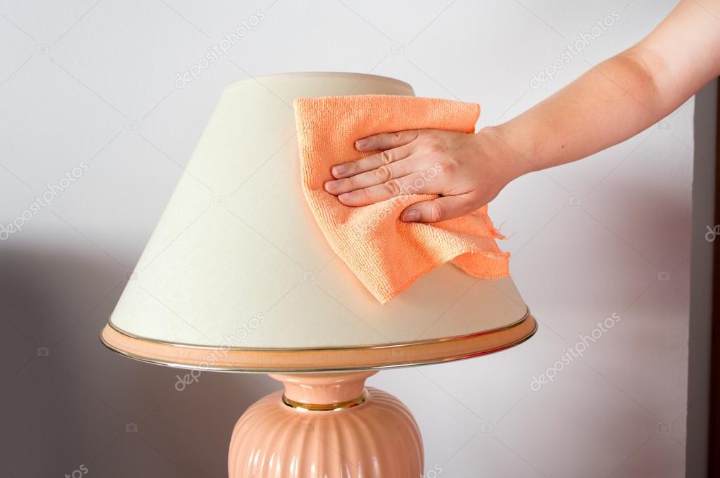 cleaning the lamp