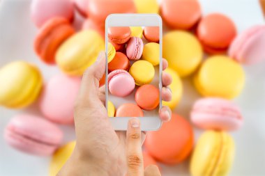 Bir macaroons fincan fotoğraf