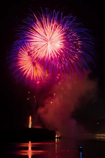 Colorful fireworks at night — Stock Photo, Image