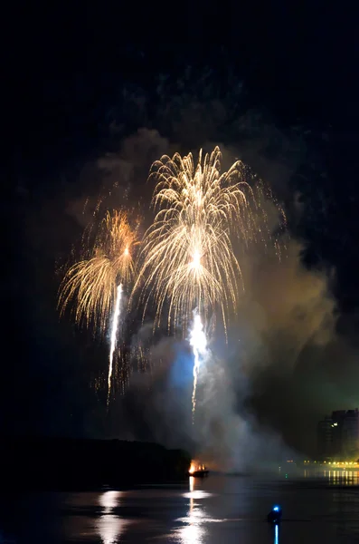 Colorful fireworks at night — Stock Photo, Image