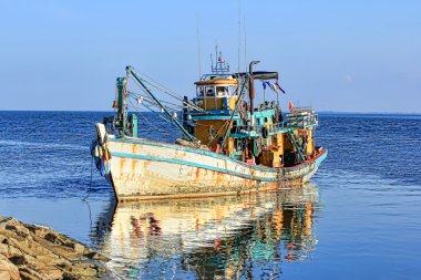 eski balıkçı teknesi