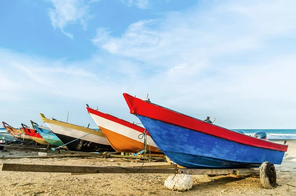 Colorful Boats on the beach — Stock Photo, Image