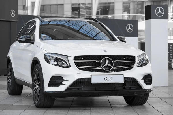 Modern model of prestigious Mercedes-Benz GLC-class SUV crossove — Stock Photo, Image