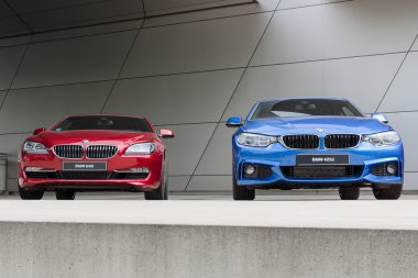yağmur iki 640i ve 425 d ön görüntüledikten sonra ıslak