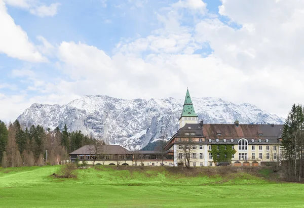 A Hotel Schloss Elmau bajor alpesi völgy G7-csúcstalálkozón 2015 — Stock Fotó