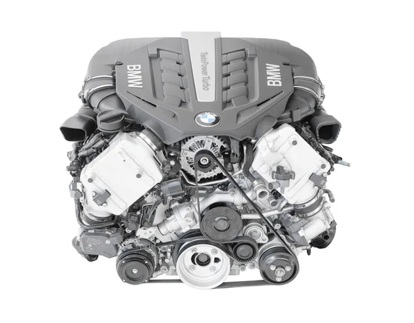 Isolerade Bmw Twinpower turbo V8-cylinder top-of-the-range bensinmotor Royaltyfria Stockbilder