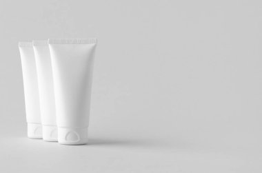 Kopyalama alanı olan beyaz plastik krem tüp.