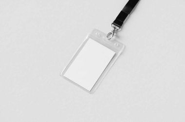 Kimlik kartı sahibi, ipli, dikey