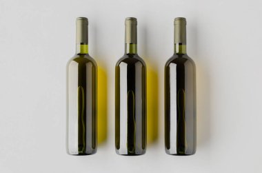 Beyaz şarap yeşil şişe maketi.