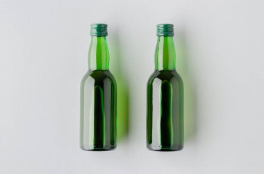 Minyatür ruhlar, içki şişesi maketi, yeşil cam..