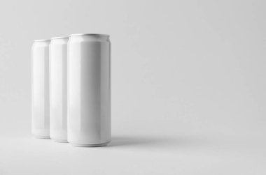 İnce soda enerji içeceği gri arka planda hazırlanabilir.