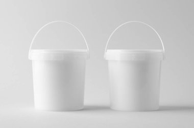 Tarafsız arkaplanda plastik boya ya da yemek kovası kabı modeli