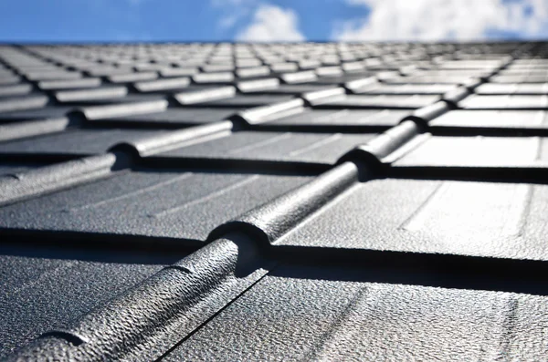 New roof of sheet metal — Stock Photo, Image