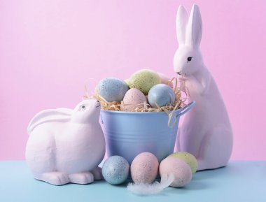 Yumurta dolu Paskalya tavşanı