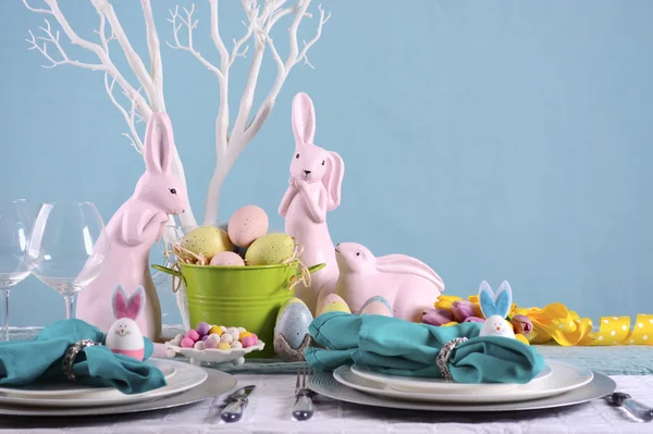 Happy Easter Table Setting. — Stock Photo, Image