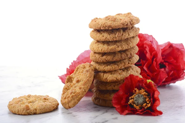 Galletas tradicionales ANZAC con amapolas —  Fotos de Stock