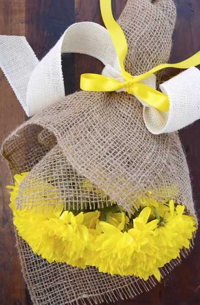 Žlutá kytice chryzantém. — Stock fotografie