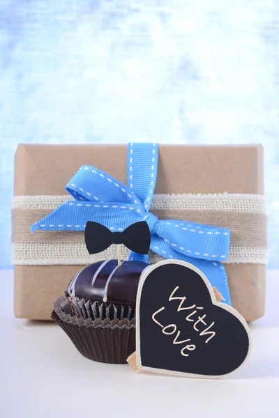 Fathers Day cupcake gift. — Stock Photo, Image