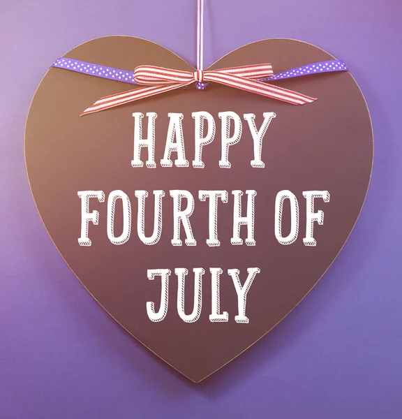 Negyedik július üdvözlés, a szív alakú tábla — Stock Fotó