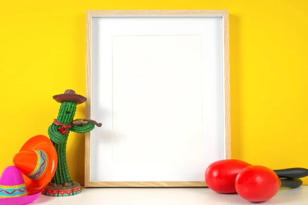 Cinco de Mayo vertical frame mockup against a festive yellow background. — Stock Photo, Image