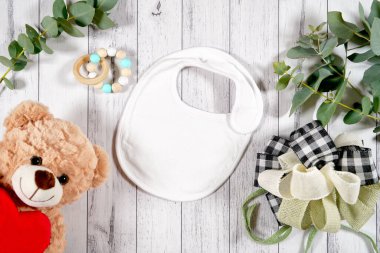 Çiftlik evi bebek oyuncağı. Çiftlik evi stili dekorlu model..