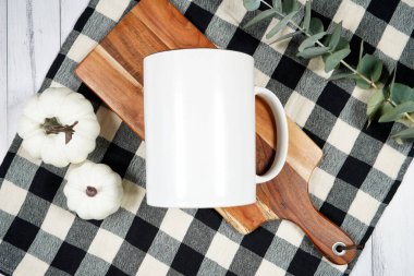 Çiftlik evi mutfak malzemeleri. Çiftlik evi stili dekorlu düz döşemeli..
