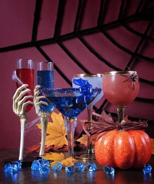 Happy halloween makaber party cocktail drinkar — Stockfoto