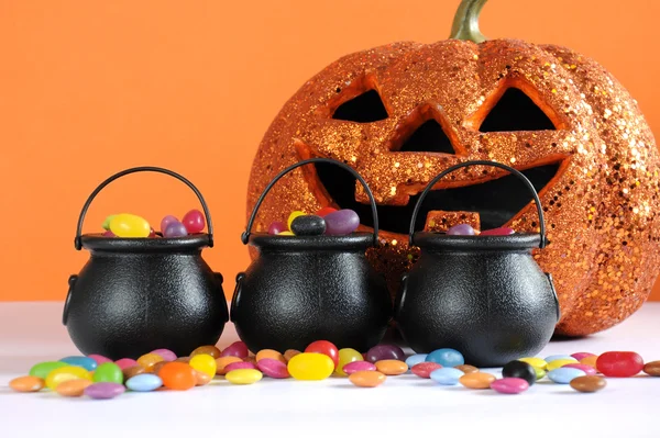 Šťastný halloween cukroví trik nebo ošetřovat — Stock fotografie