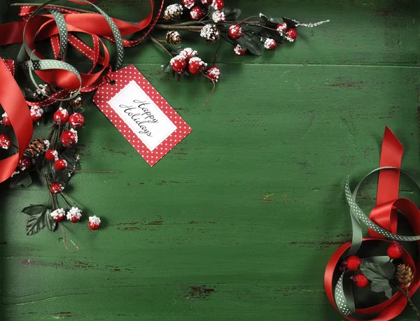 Ornements de Noël sur bois recyclé vintage vert foncé — Photo