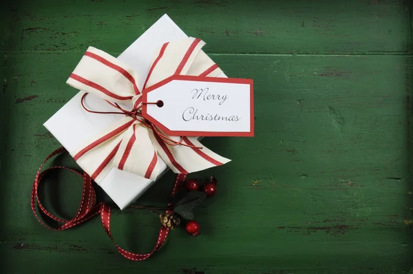 Kerst ornamenten op donkere groene vintage gerecycleerd hout Stockfoto