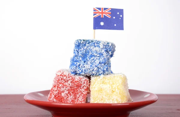 Día de Australia rojo, blanco y azul lamingtons partido de alimentos . —  Fotos de Stock