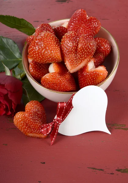 San Valentín forma de corazón fresas —  Fotos de Stock