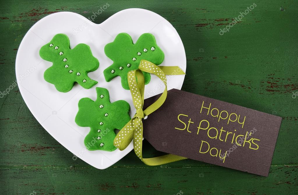 St Patricks Day green shamrock cookies
