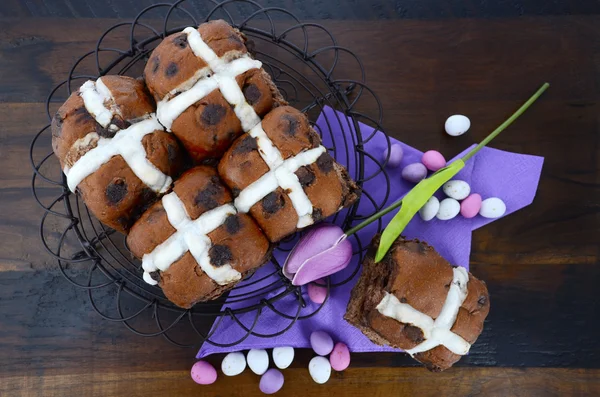 Chocolate Easter Hot Cross Buns — Stock Photo, Image