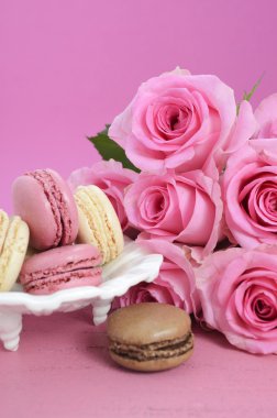 Mutlu anneler günü pembe Gül ve Macarons.
