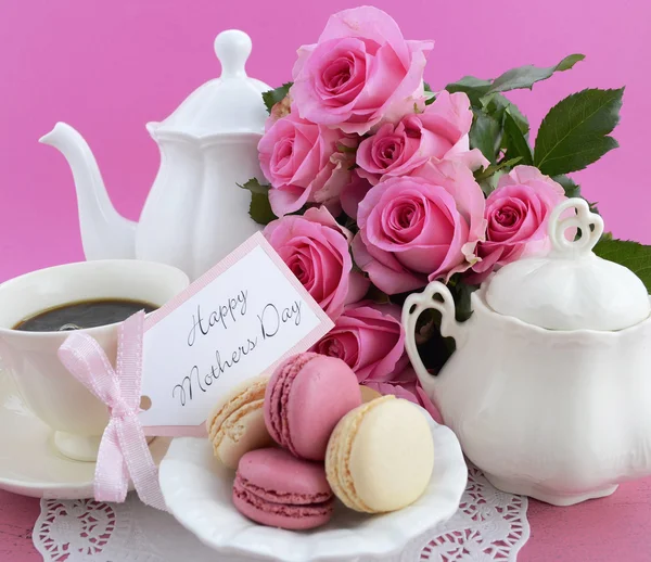 Feliz Día de las Madres Rosas Rosa y Ajuste del Té . — Foto de Stock