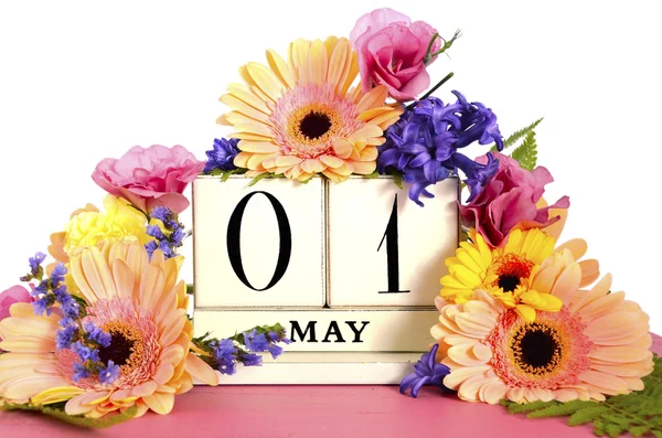 Gelukkig mei dagkalender met bloemen. Rechtenvrije Stockfoto's