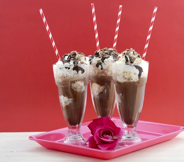 Iced coffee drink in classic soda pop glasses. — Stock Photo, Image